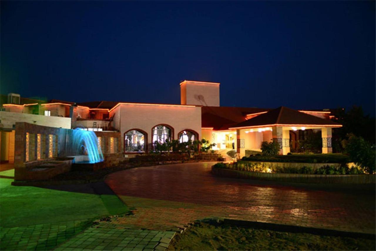 Regenta Resort Bhuj By Royal Orchid Hotels Limited Экстерьер фото