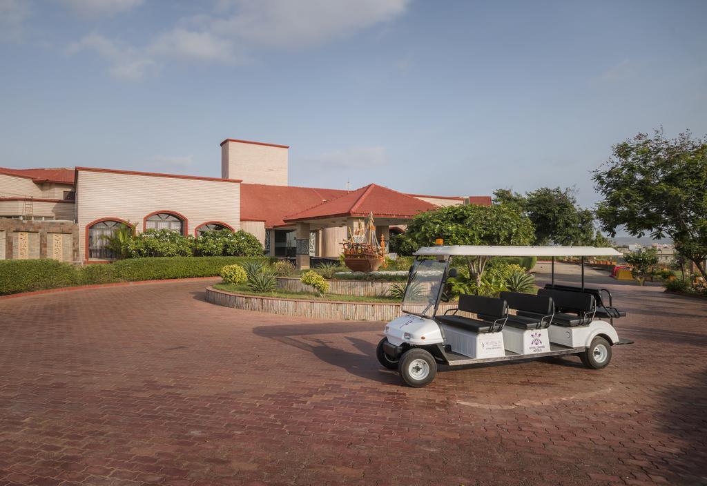 Regenta Resort Bhuj By Royal Orchid Hotels Limited Экстерьер фото